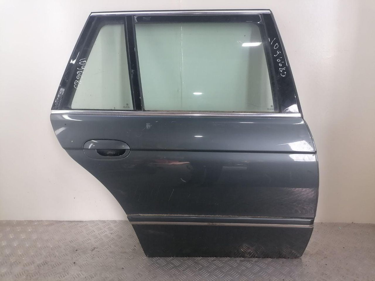 дверь задняя правая BMW 5 серия E39 2000, 2.5 л., M57 D25 (256D1), дизель, МКПП