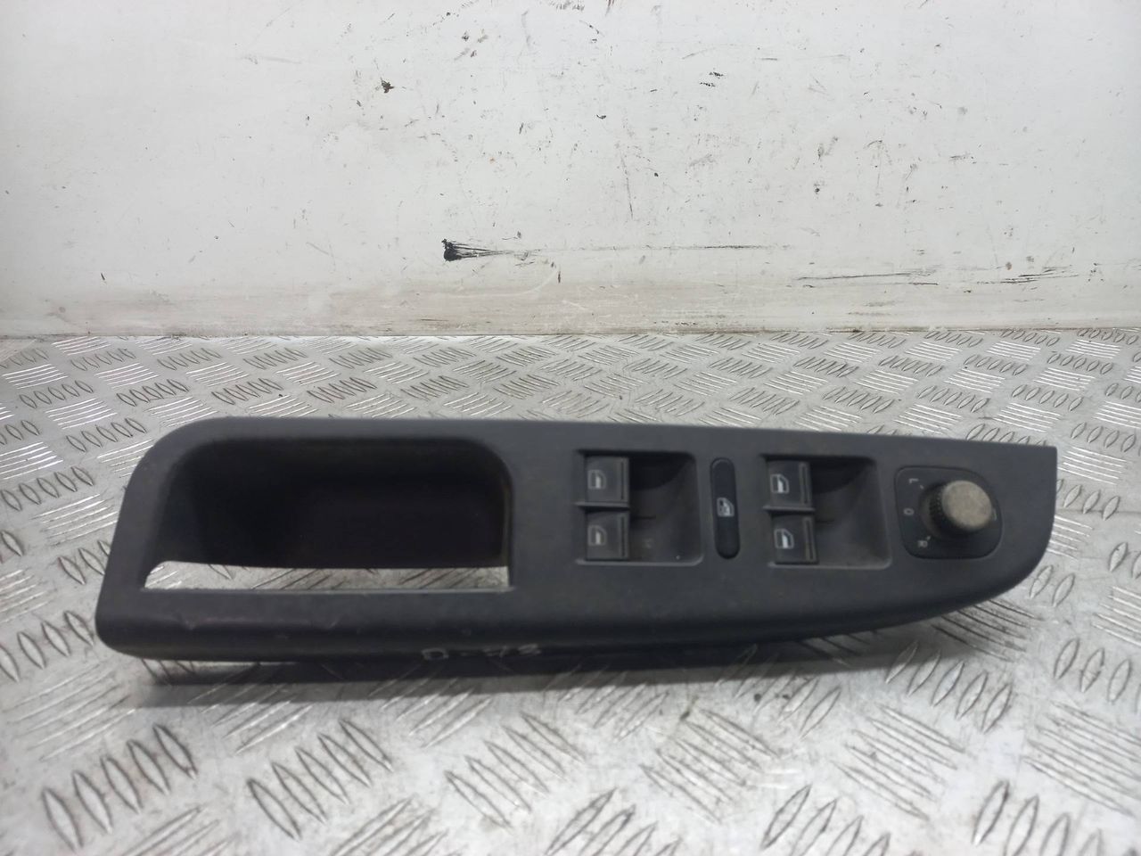 блок управления стеклоподъемниками Volkswagen Golf 5 поколение 2007, 2.0 л., TDi PD, BMM, дизель, 1K4959857A