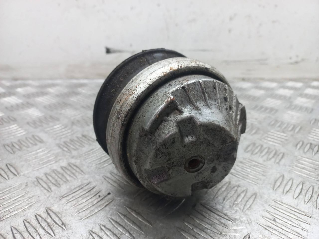 подушка крепления двигателя Mercedes-Benz E-Класс W211/S211 2005, 2.1 л., OM 646.961, дизель, 2112400517