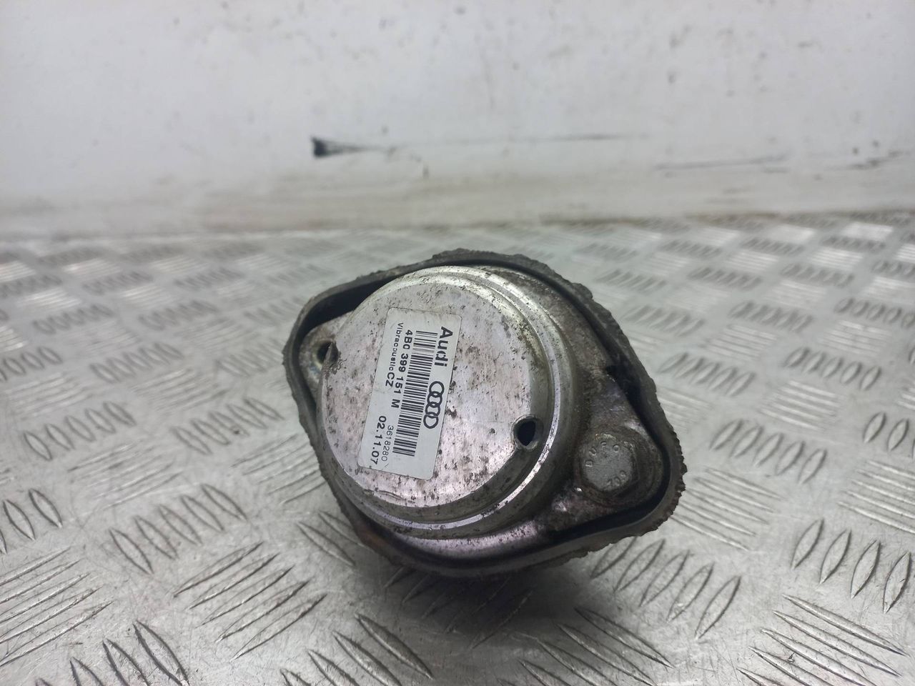 подушка крепления КПП Audi A6 4F/C6 2005, 3.0 л., дизель, 4B0399151M