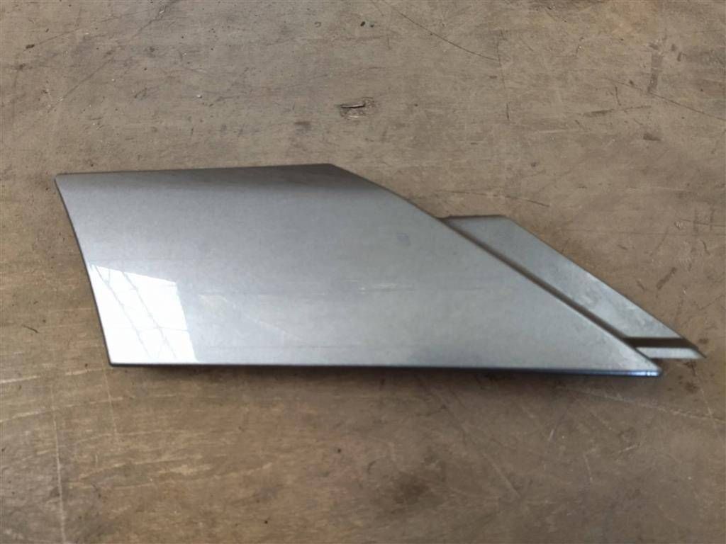накладка колесной арки Land Rover Discovery Sport 1 поколение L550 2016, 2.0 л., дизель, АКПП, передний привод, LR064066, FK7216D280AA, FK7216D280AC8LML, FK7216D280AD8LML, LR064066, LR072486 - фото №1