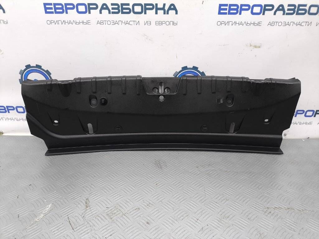 накладка двери (крышки) багажника BMW M6 Gran Coupe F06 2014, 4.4 л., i, S63 B44 B, бензин, АКПП, silverstone metallic a29, купе, правый руль, 51477231986, 7231986 - фото №1