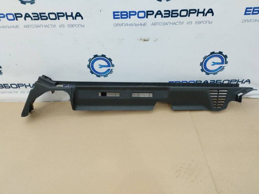 накладка двери (крышки) багажника Audi Q8 4M 4M8 2021, 3.0 л., TFSI, DCBD, бензин, АКПП, черный металлик, внедорожник 5 дв., полный привод, правый руль, 4M8863528, 4M88635284PK