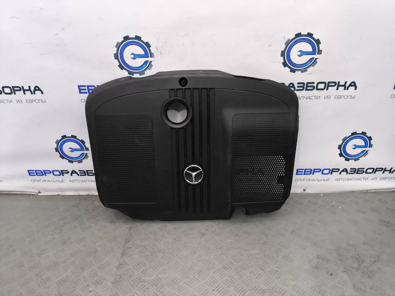 декоративная крышка двигателя Mercedes-Benz C-Класс W204/S204/C204 [рестайлинг] W204 2011, 2.0 л., CDi, дизель, АКПП, задний привод, A6510101467