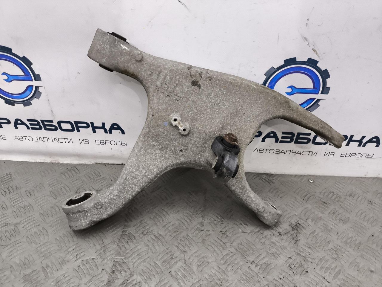 рычаг задний нижний Audi A8 D4/4H 2011, 3.0 л., TDi, дизель, АКПП, передний привод, 8R0505311F - фото №1