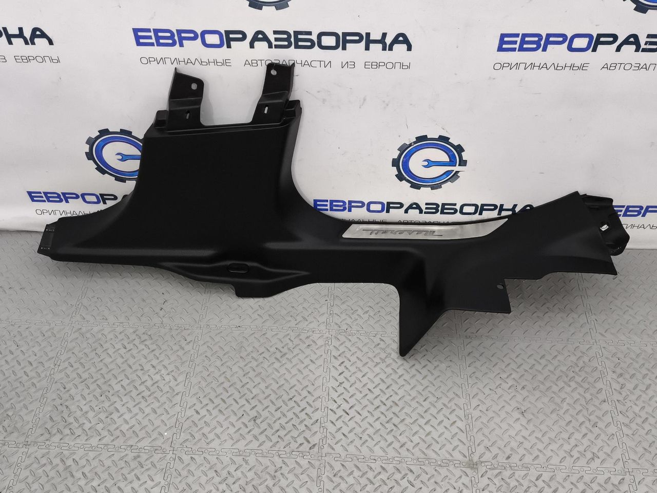 накладка на порог внутренняя Maserati Levante 1 поколение M161 2017, 3.0 л., дизель, АКПП, передний привод, 670040377, 670047143, 670047144, 670047145