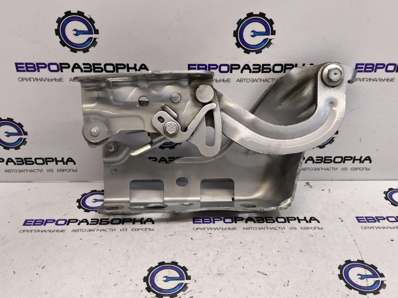 петля капота правая Mercedes-Benz E-Класс W213/S213/C238/A238 W213 2017, 2.0 л., CDi, дизель, АКПП, задний привод, A2138800228 - фото №1