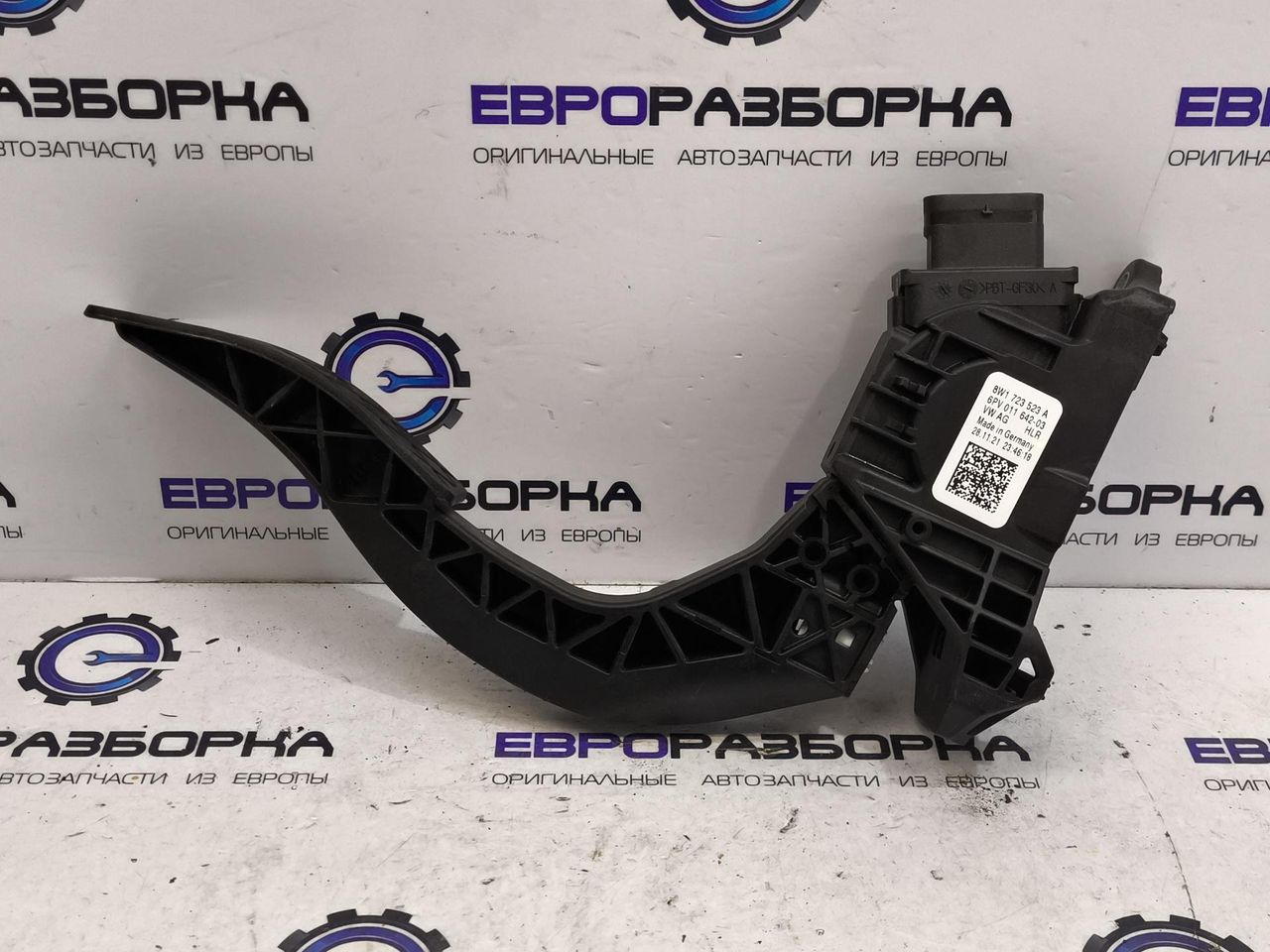 педаль Audi Q8 4M 2022, 3.0 л., TDi, дизель, АКПП, 2y / s9r, полный привод, правый руль, 8W1723523A, 8W1723523, 8W1723523G - фото №1