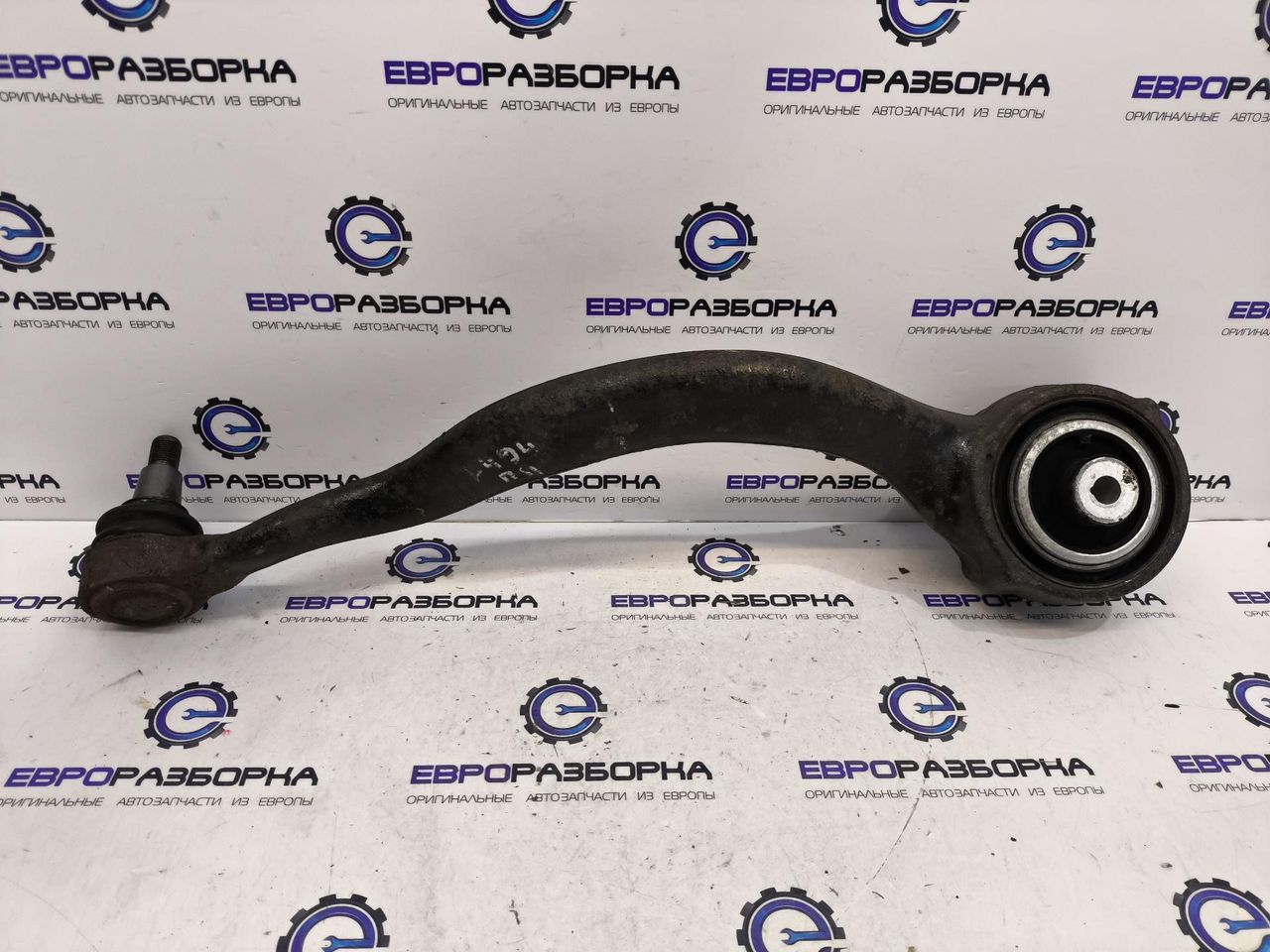 рычаг передний правый Land Rover Range Rover Sport 2 поколение L494 2017, 3.0 л., дизель, АКПП, передний привод, правый руль, LR034219, CPLA3C256AE, CPLA3C256AF, CPLA3C256AG, JPLA3C256AA, JPLA3C256BB, JPLA3C256BC, JPLA3C256BD, LR072470, LR072471, LR109038, LR113306, LR126101, LR148059 - фото №1