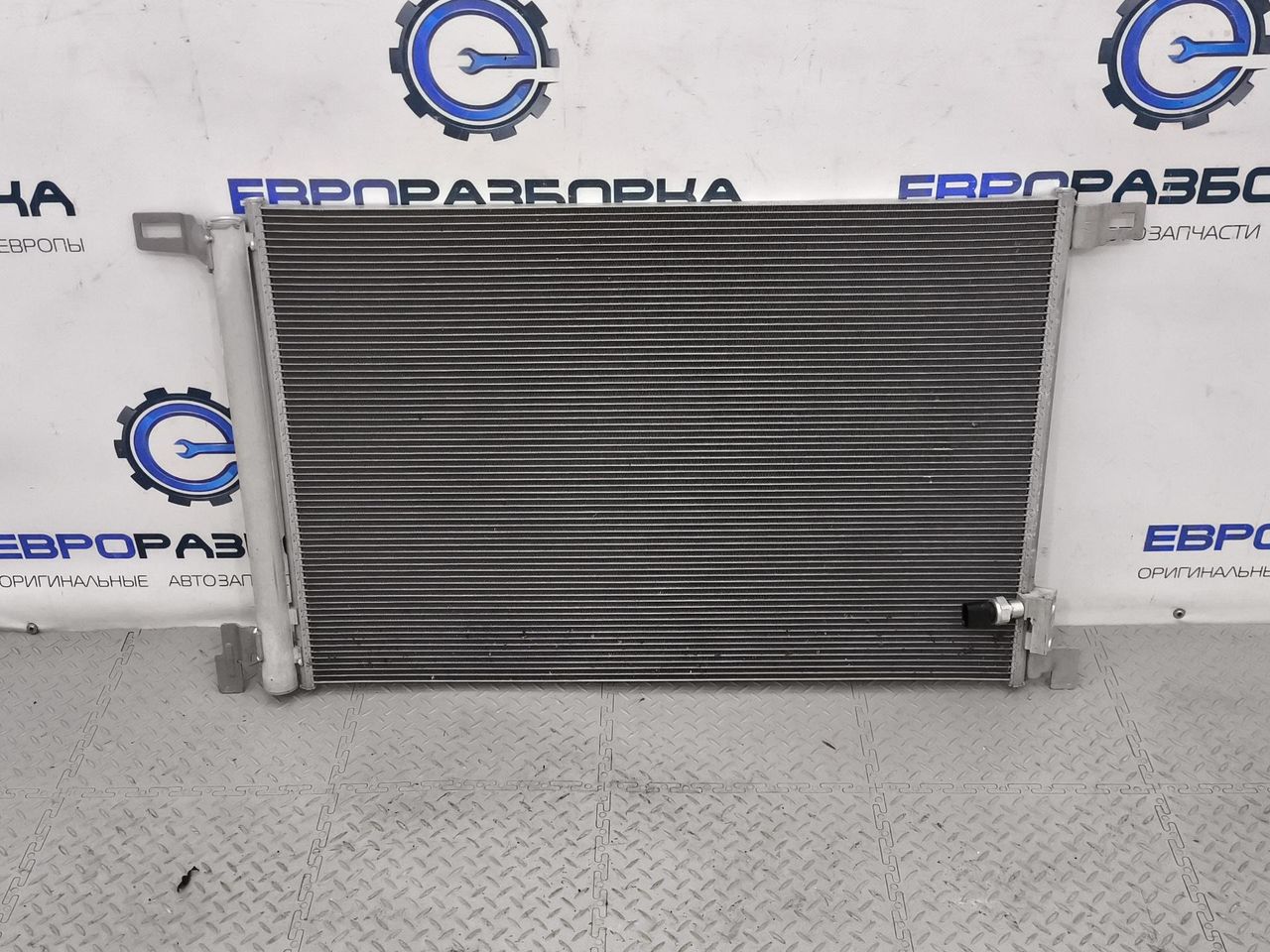 радиатор кондиционера Audi Q7 4M [2-й рестайлинг] 4M 2025, 3.0 л., TFSI, DCB, бензин, АКПП, z7s / daytonagrau, внедорожник 5 дв., полный привод, правый руль, 4M0816411Q, 4M0816421D