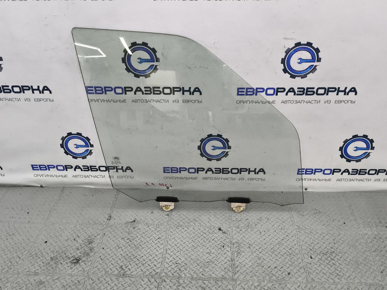 стекло двери передней правой Land Rover Range Rover Sport 1 поколение [рестайлинг] L320 2010, 3.0 л., 306DT, дизель, АКПП, внедорожник 5 дв., полный привод, правый руль, 9H3221410AB, LR007982, LR026294, 9H3221410AC, LR041637, 9H3221410AD