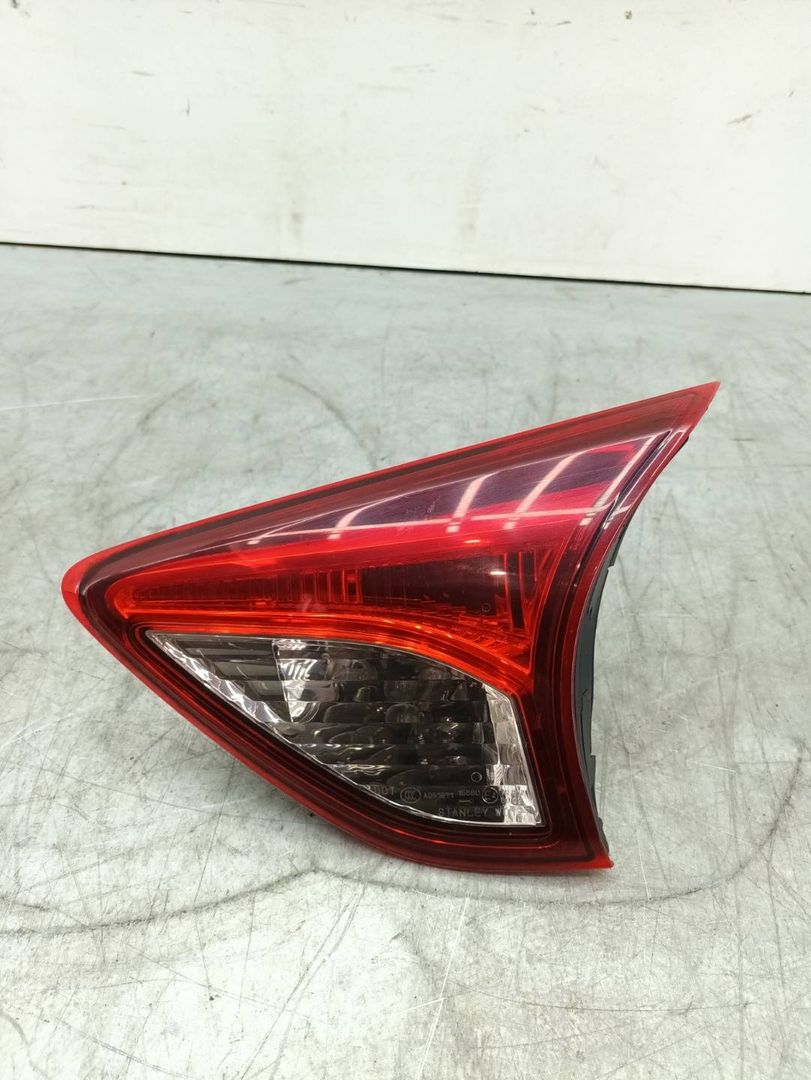фонарь крышки багажника правый Mazda CX-5 1 поколение 2014, 2.2 л., TD, SHY4, дизель, 6МКПП, внедорожник 5 дв., полный привод, KD53513F0 - фото №1