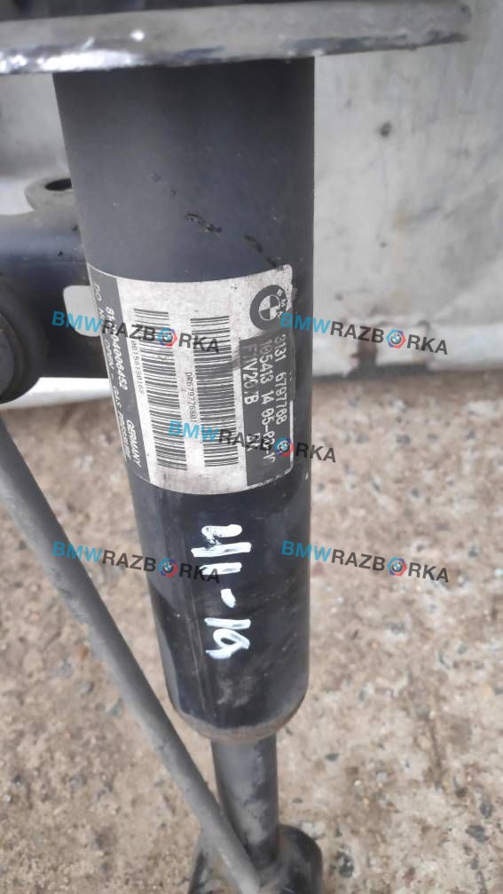 амортизатор передний правый BMW 5 серия F07/F10/F11 2010, 3.0 л., дизель, АКПП, 475, универсал