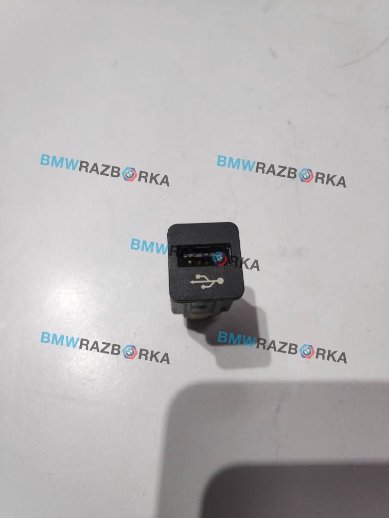 разъем AUX / USB BMW 7 серия F01/F02 2009, 3.0 л., N57 D30 A, дизель, седан, 61319167196