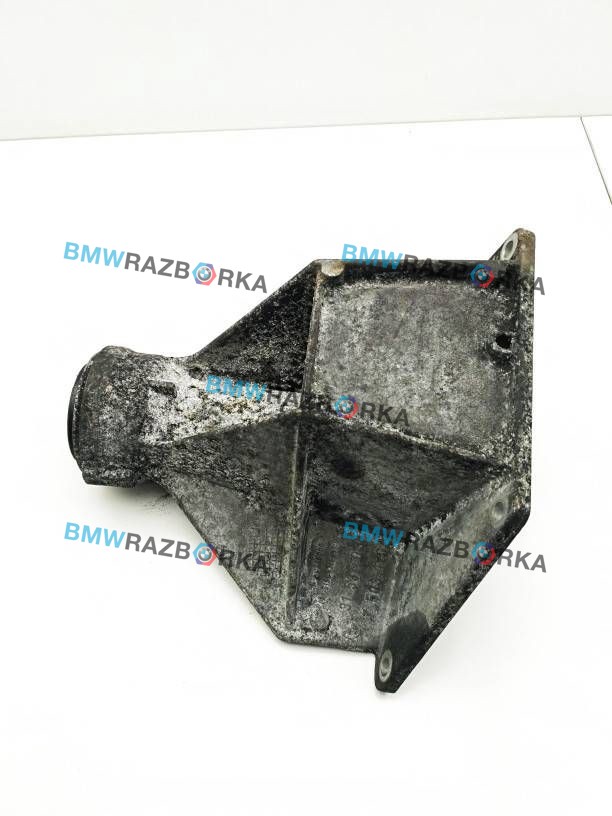 кронштейн полуоси BMW X5 E53 2003, 3.0 л., M57 D30 (306D2), дизель, внедорожник 5 дв., 7503120