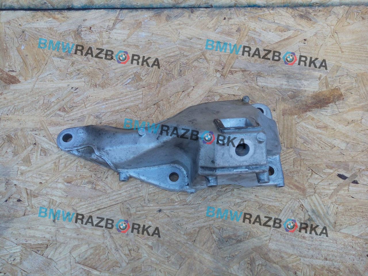 кронштейн двигателя BMW 5 серия F07/F10/F11 2012, 3.0 л., бензин, АКПП, седан, YA, 6781258, 138074