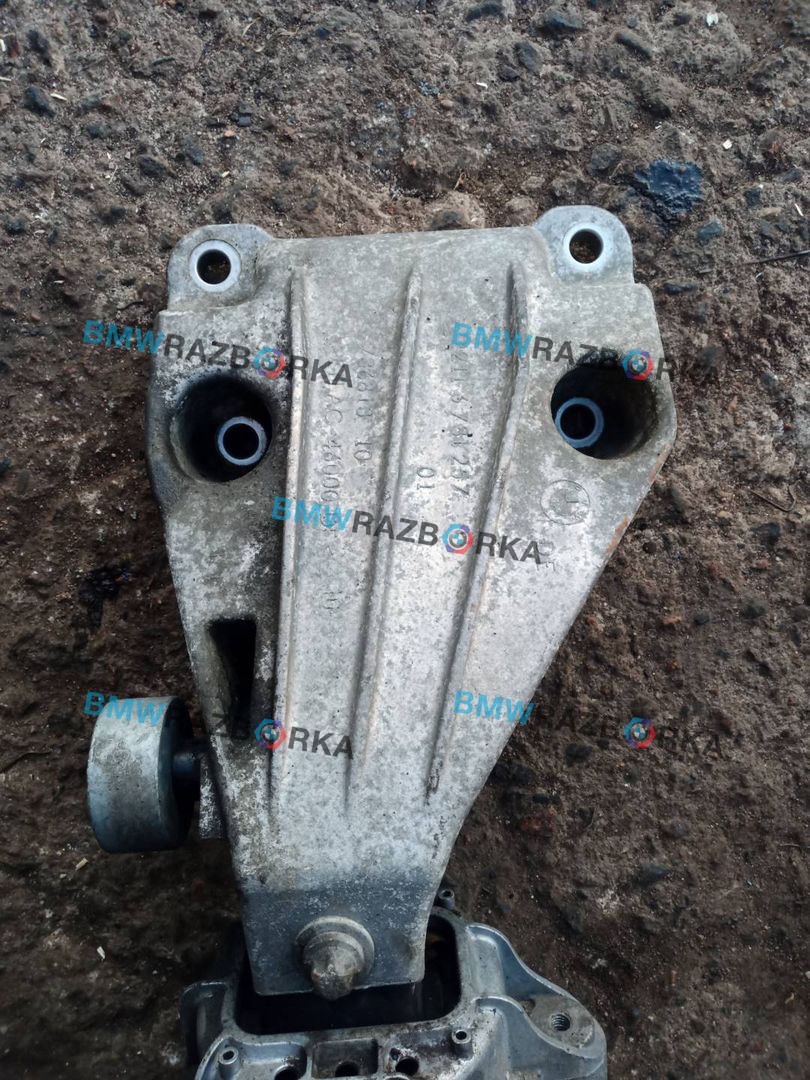 кронштейн двигателя BMW 5 серия F07/F10/F11 2011, 3.0 л., бензин, АКПП, седан