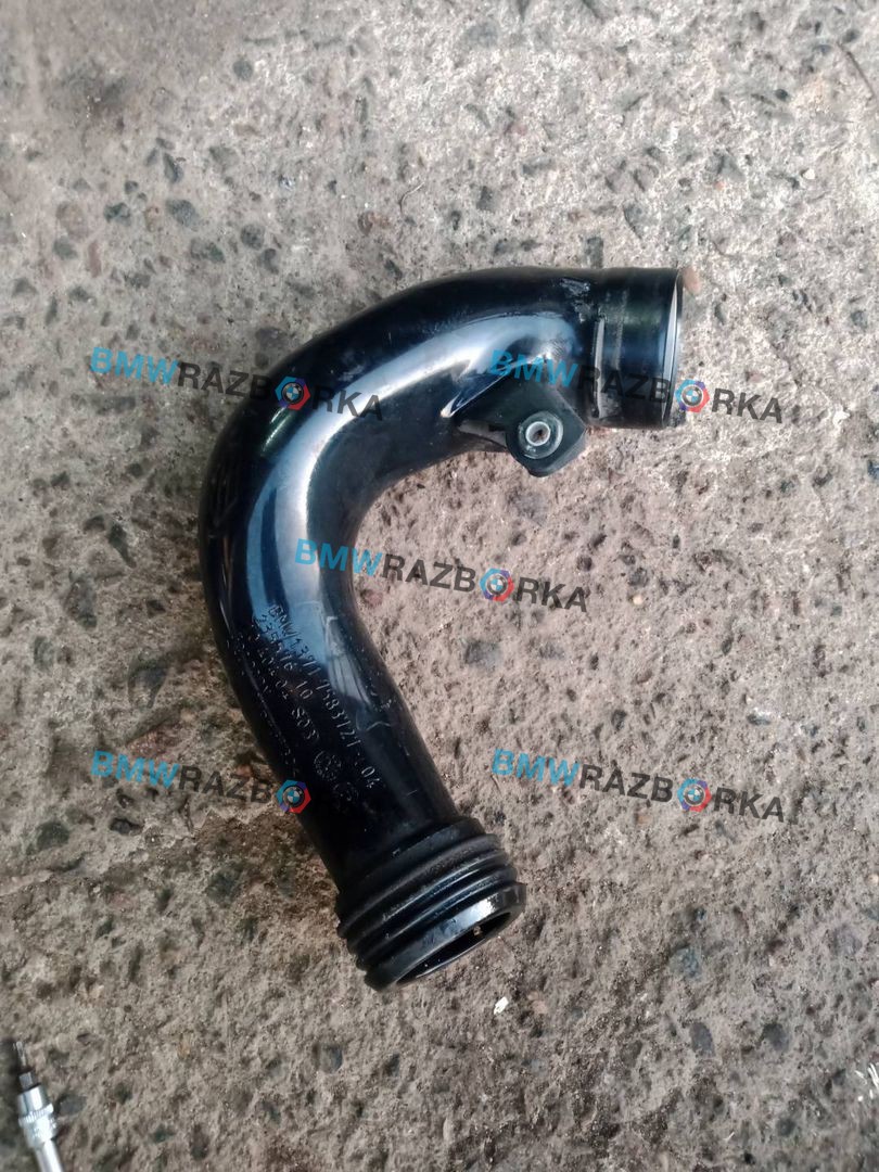 патрубок турбины BMW 5 серия F07/F10/F11 2011, 3.0 л., бензин, АКПП, седан, 1371758727