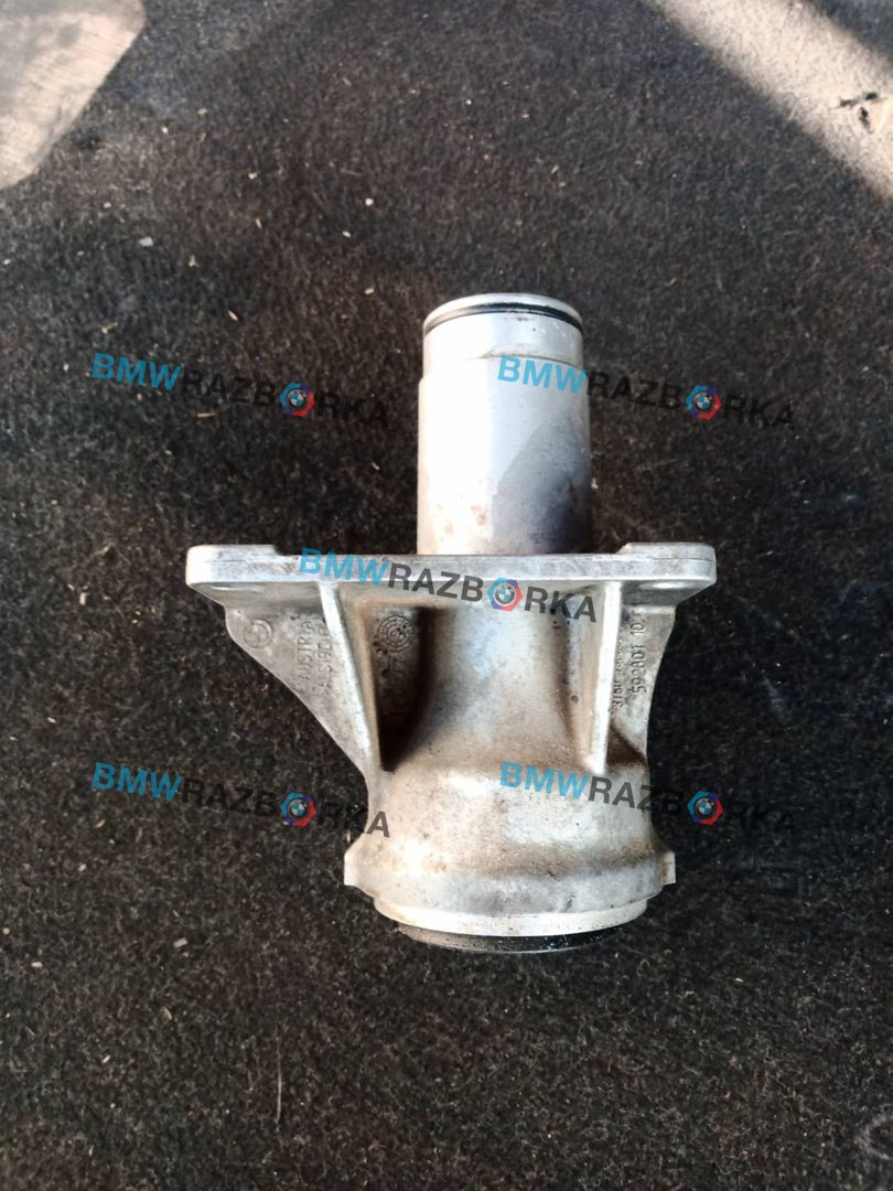 кронштейн полуоси BMW 5 серия F07/F10/F11 2011, 4.4 л., бензин, седан, 31507588950