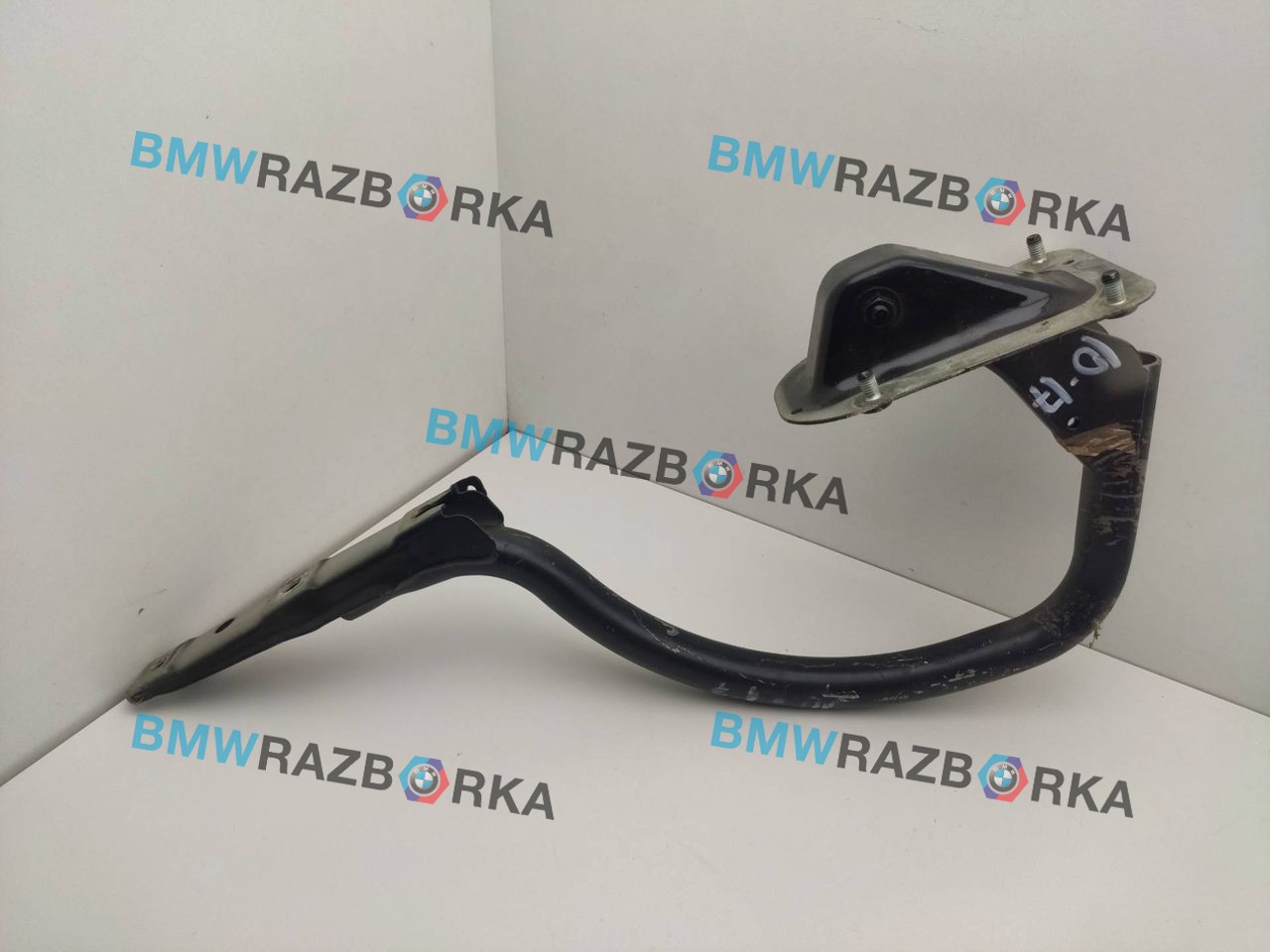 петля крышки багажника BMW 7 серия F01/F02 F01 2010, 4.0 л., D, дизель, АКПП, 475, седан, задний привод