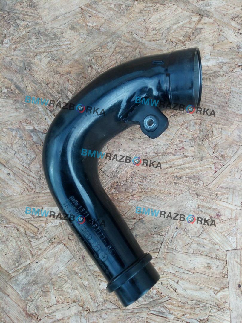 патрубок турбины BMW 5 серия F07/F10/F11 2012, 3.0 л., бензин, АКПП, седан, 13717583727