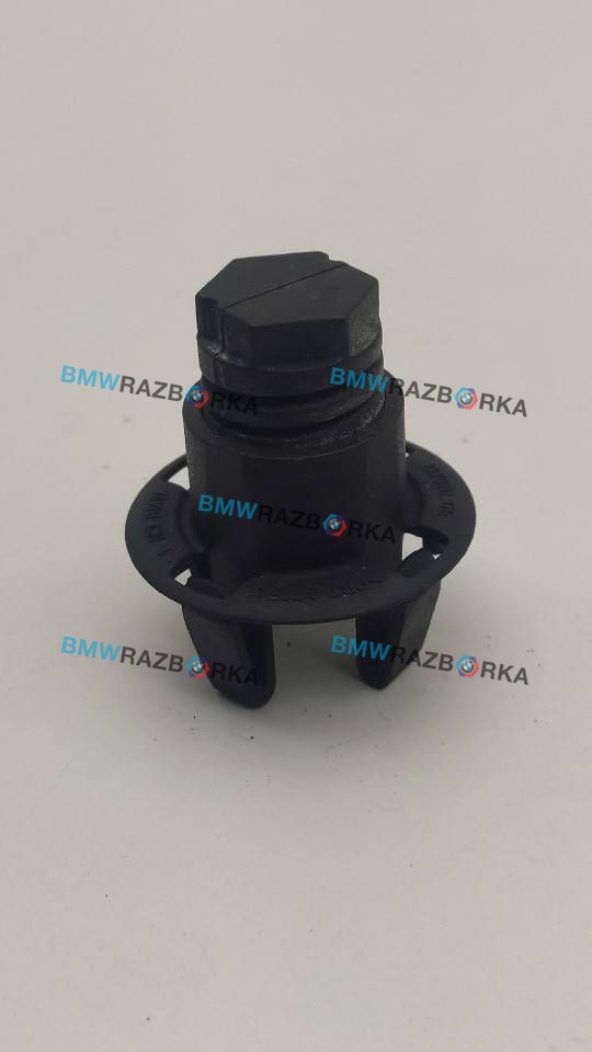 держатель капота BMW 5 серия F07/F10/F11 2010, 4.4 л., i, N63 B44 A, бензин, АКПП, белый, хетчбэк 5 дв., задний привод, 7183752