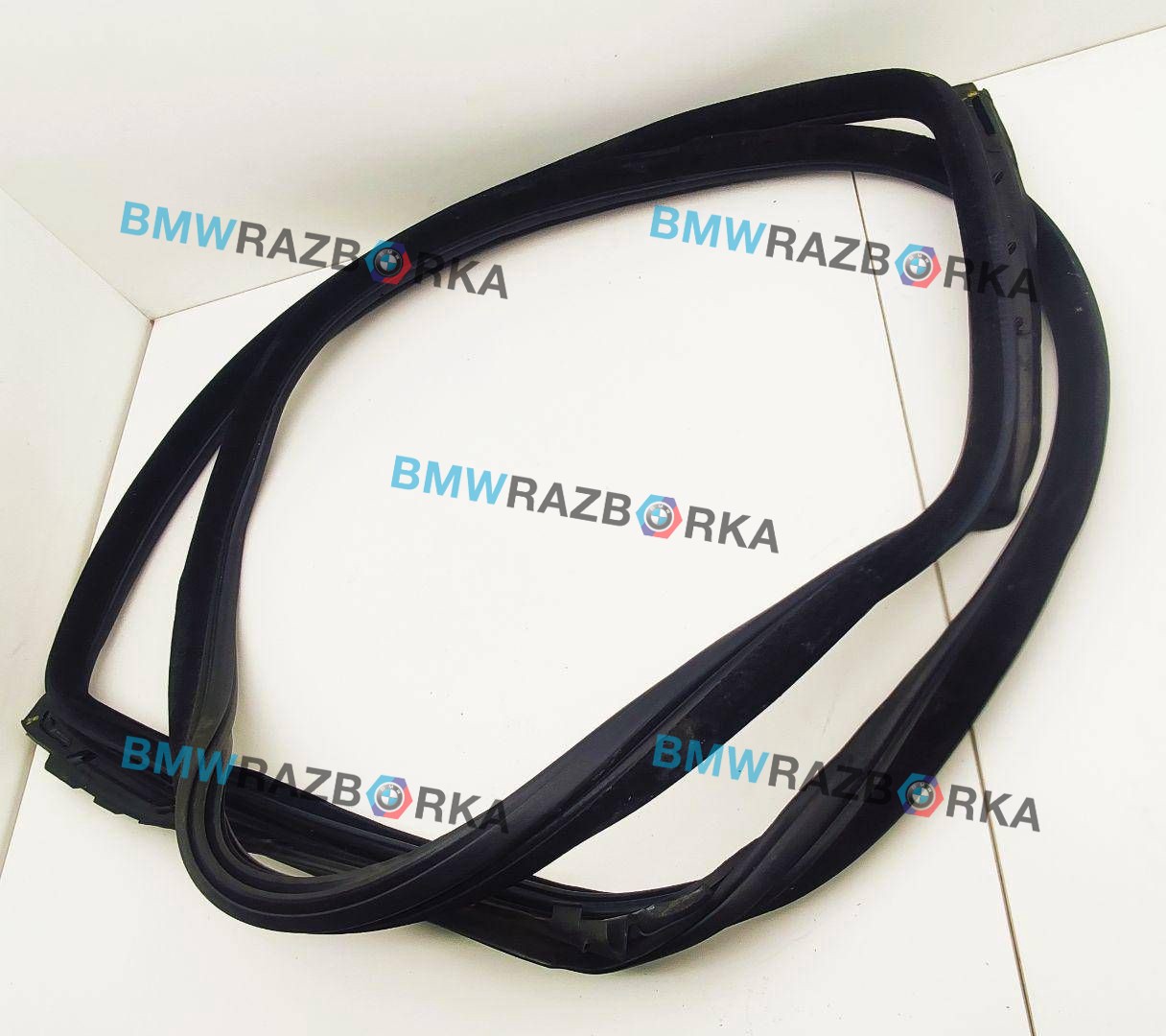 уплотнитель BMW 5 серия F07/F10/F11 2010, 4.4 л., i, N63 B44 A, бензин, АКПП, белый, хетчбэк 5 дв., задний привод