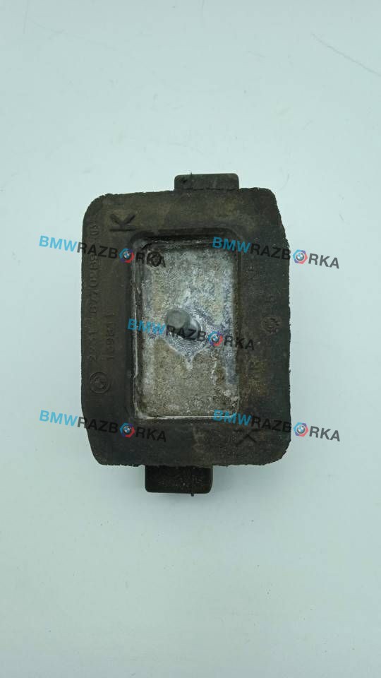 подушка крепления КПП BMW 7 серия F01/F02 2008, 3.0 л., дизель, АКПП, седан, правый руль, 6770289