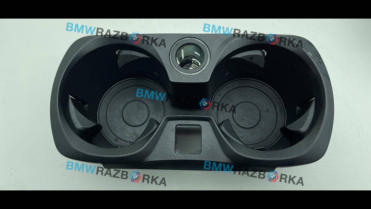 подстаканник BMW 3 серия G20 2019, 2.0 л., i, бензин, АКПП, седан, задний привод, правый руль, 6809803