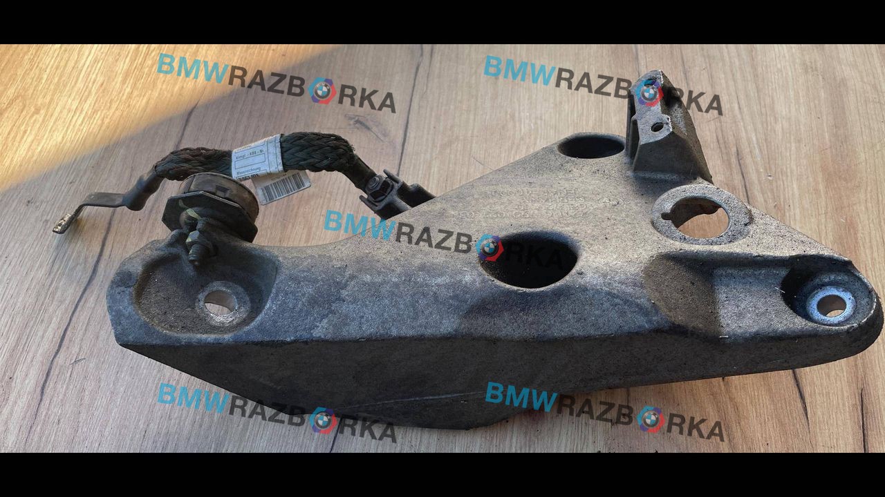 кронштейн двигателя BMW X5 E70 [рестайлинг] 2012, 3.0 л., дизель, серебристый, внедорожник 5 дв., правый руль, 6790021