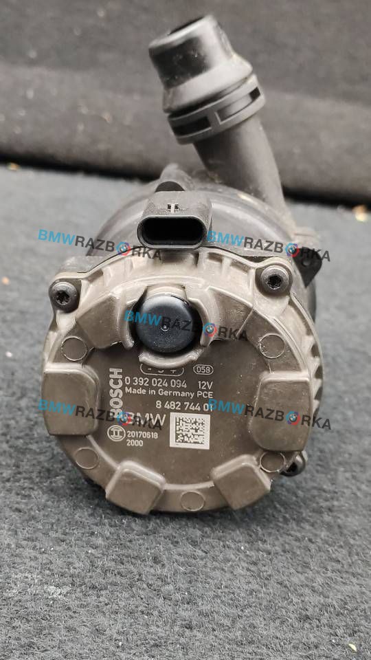 помпа BMW 5 серия G30/G31 2017, 3.0 л., i, B58 B30 A, бензин, АКПП, черный, седан, полный привод, правый руль, 8482744