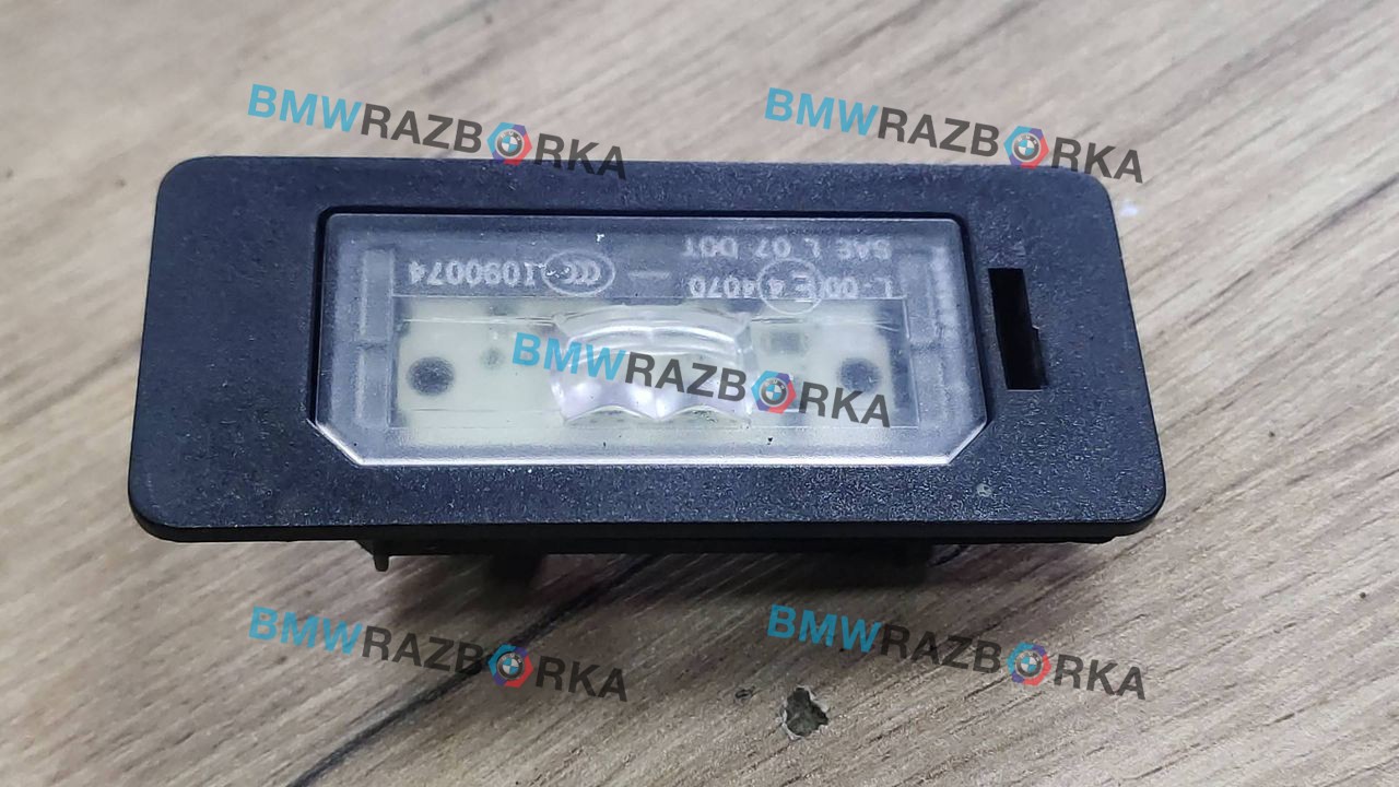 подсветка номера BMW 3 серия F30/F31/F34 F30 2013, 2.0 л., N20 B20 A, бензин, АКПП, седан, полный привод, 63267193293