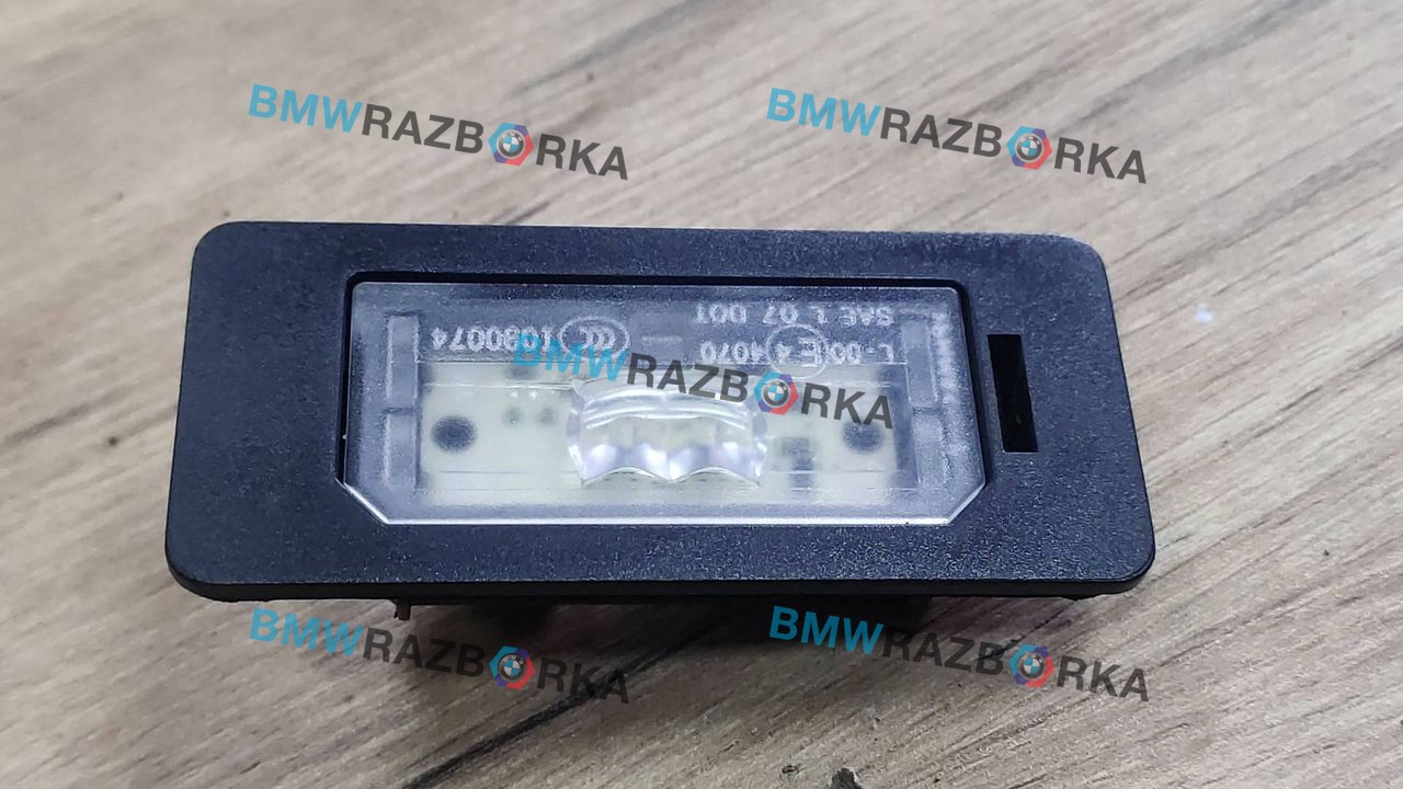 подсветка номера BMW 3 серия F30/F31/F34 F30 2013, 2.0 л., N20 B20 A, бензин, АКПП, седан, полный привод, 63267193293