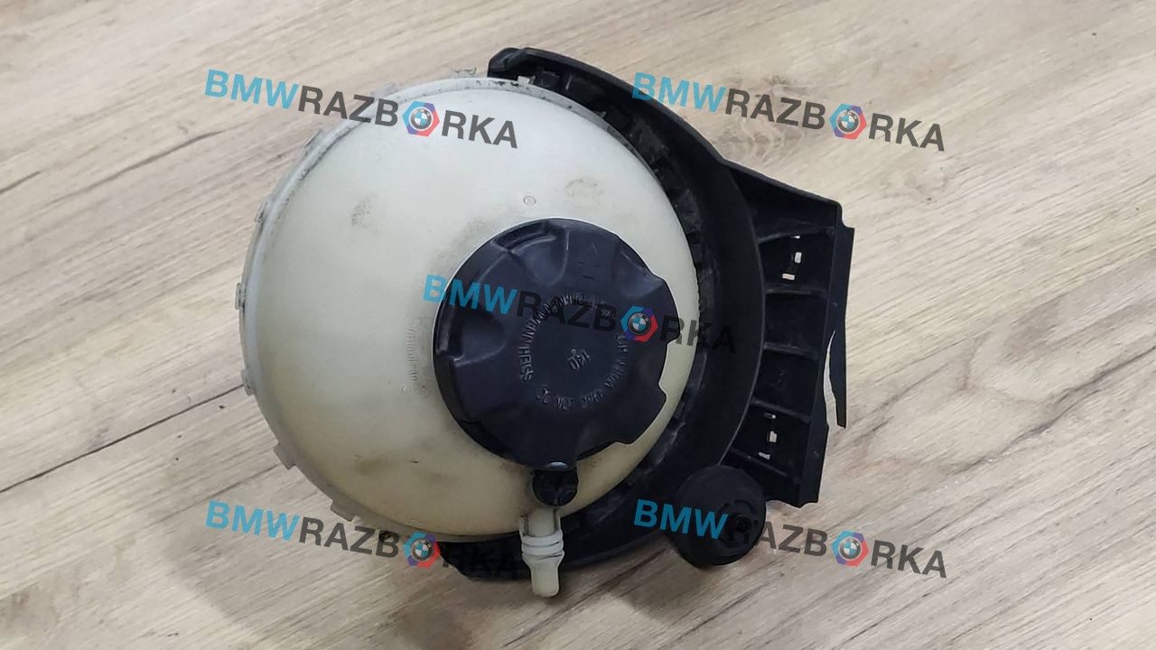 бачок расширительный BMW 3 серия F30/F31/F34 F30 2013, 2.0 л., N20 B20 A, бензин, АКПП, седан, полный привод, 17137609469, 17137609471