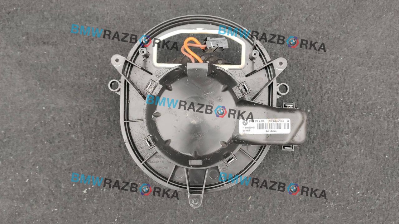 моторчик печки BMW 3 серия F30/F31/F34 F30 2012, 2.0 л., D, N47 D20 C, дизель, МКПП, 300, седан, задний привод, правый руль
