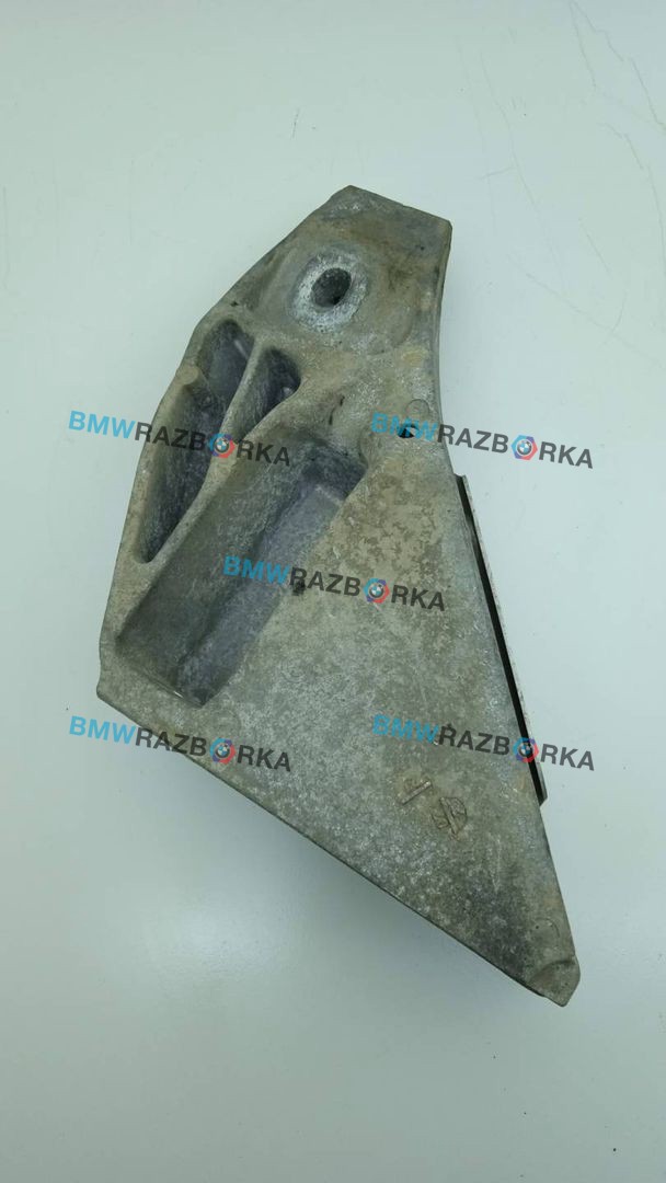 кронштейн двигателя BMW X5 E70 2007, 3.0 л., дизель, АКПП, внедорожник 5 дв., 6772680