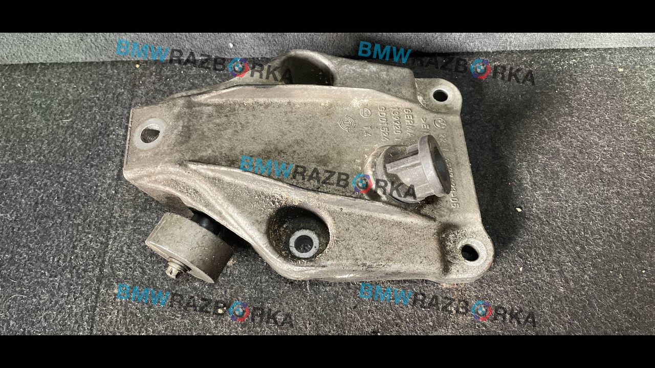 кронштейн двигателя BMW 7 серия F01/F02 2011, 3.0 л., D, дизель, АКПП, седан, задний привод, 6777623