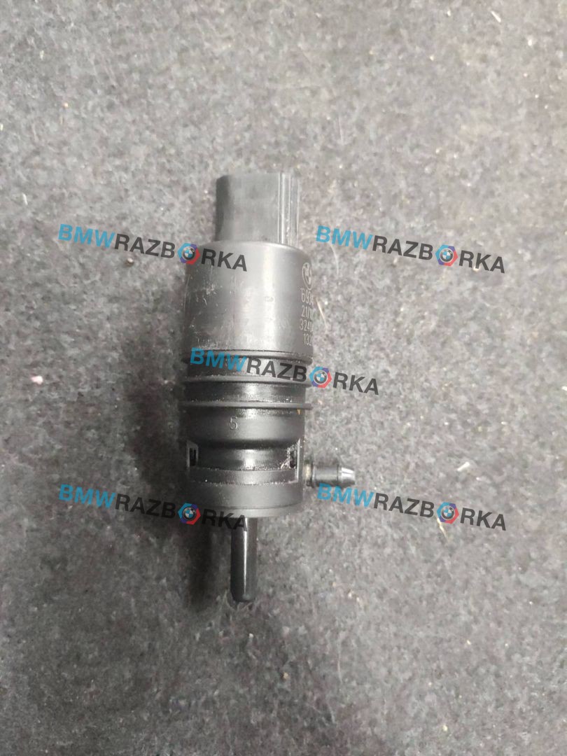 насос (моторчик) омывателя стекла BMW 5 серия F07/F10/F11 F10 2010, 3.0 л., N57 D30 A, дизель, АКПП, седан, задний привод, правый руль, 6934160