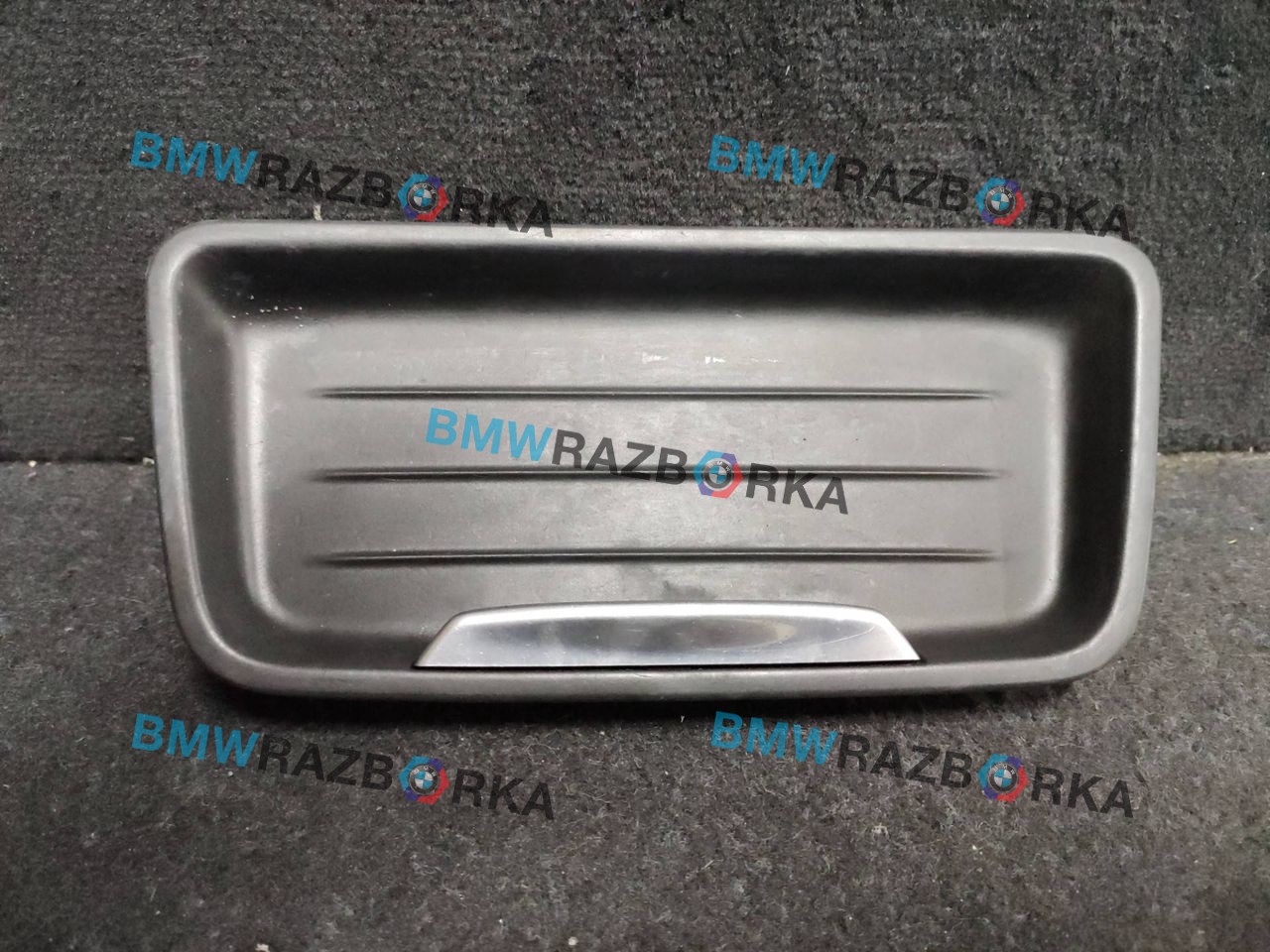 подстаканник BMW 3 серия F30/F31/F34 F30 2012, 2.0 л., D, N47 D20 C, дизель, МКПП, 300, седан, задний привод, правый руль, 9232068