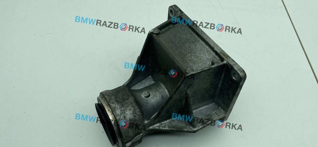 кронштейн полуоси BMW X3 F25 2012, 3.0 л., i, N55 B30 A, бензин, АКПП, черный, внедорожник 5 дв., полный привод, 7601996
