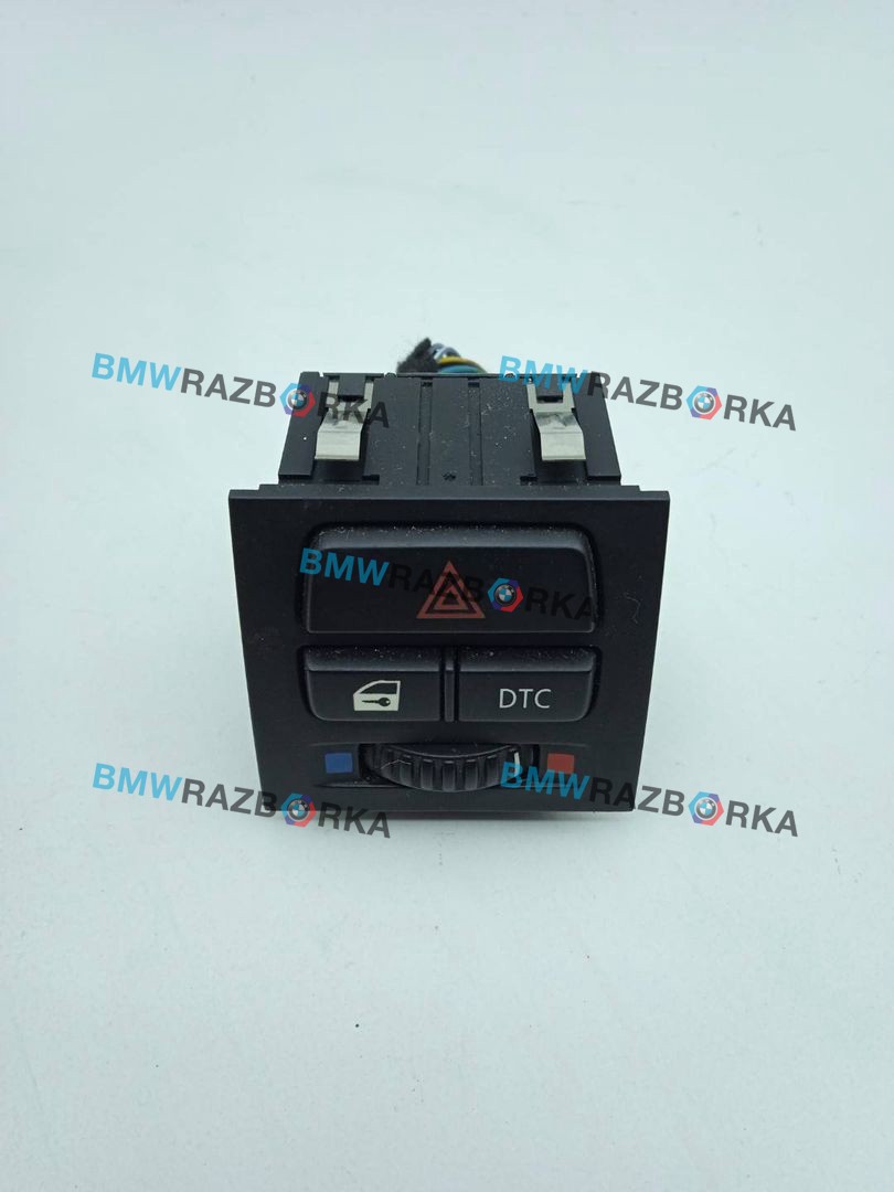 кнопка аварийной сигнализации BMW 3 серия E90/E91/E92/E93 [рестайлинг] E92 2008, 3.0 л., D, M57 D30 (306D3), дизель, МКПП, черный, купе, задний привод, правый руль, 6945652