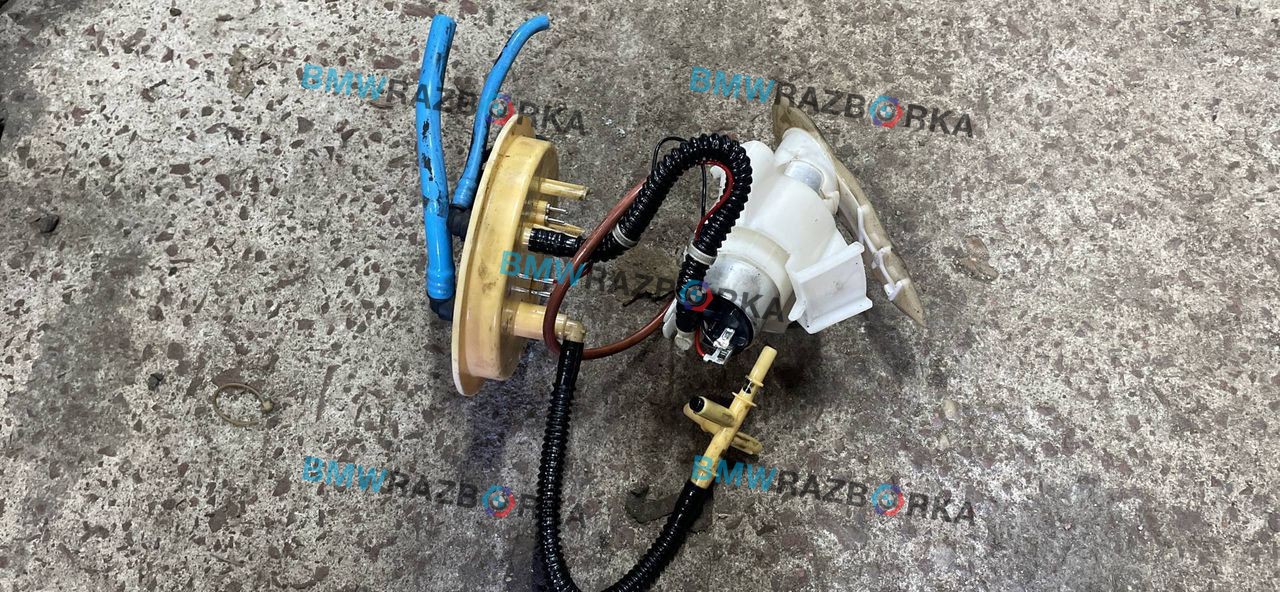 колба в бак BMW 5 серия F07/F10/F11 F10 2012, 3.0 л., D, N57 D30 B, дизель, АКПП, синий, седан, задний привод, правый руль