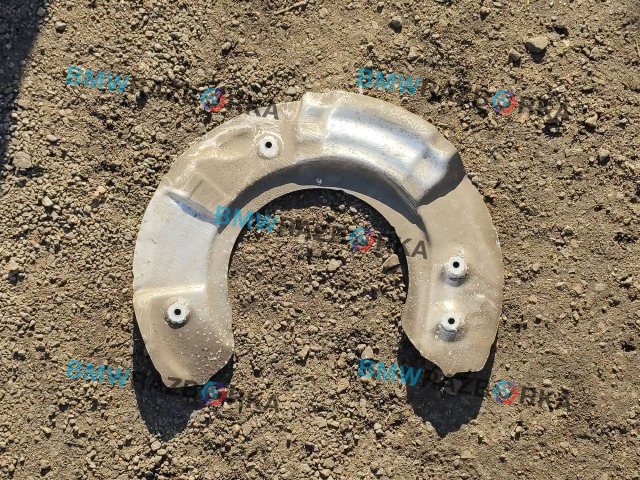 защитный кожух тормозного механизма BMW 7 серия F01/F02 2011, 3.0 л., D, N57 D30 A, дизель, АКПП, седан, задний привод, правый руль, 6775266