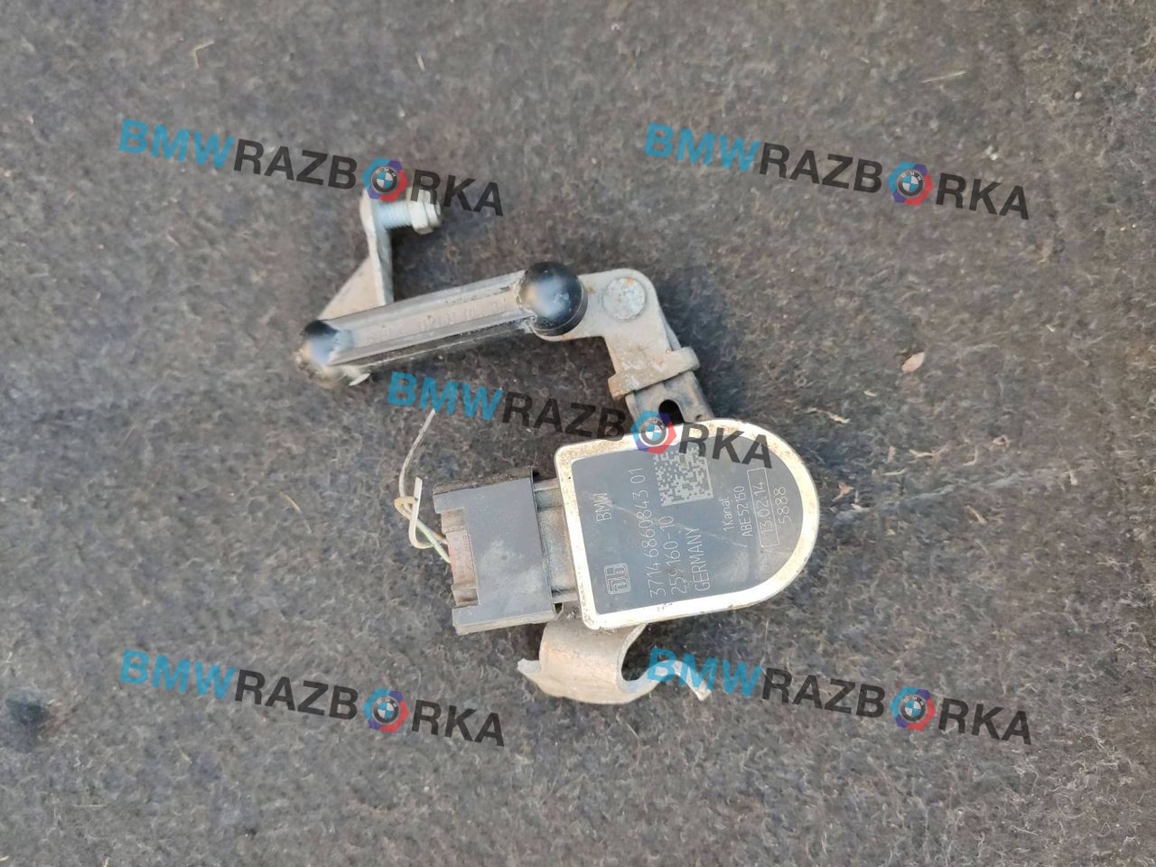 датчик дорожного просвета передний BMW 3 серия F30/F31/F34 2014, 3.0 л., B58 B30 A, бензин, АКПП, седан, задний привод, 6860843
