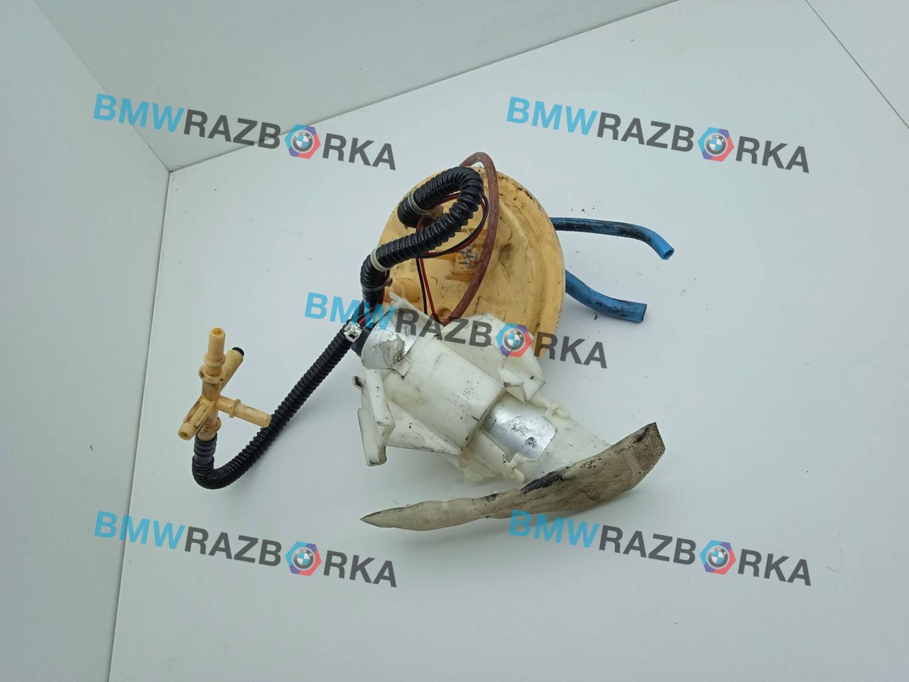 колба в бак BMW 5 серия F07/F10/F11 F10 2011, 2.0 л., дизель, АКПП, седан, правый руль