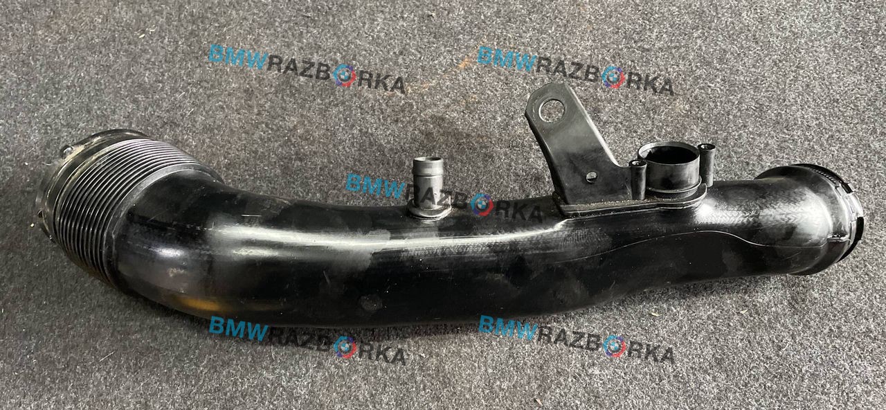 патрубок турбины BMW 5 серия F07/F10/F11 2010, 3.0 л., i, N55 B30 A, бензин, АКПП, белый, хетчбэк 5 дв., задний привод, 13717583726