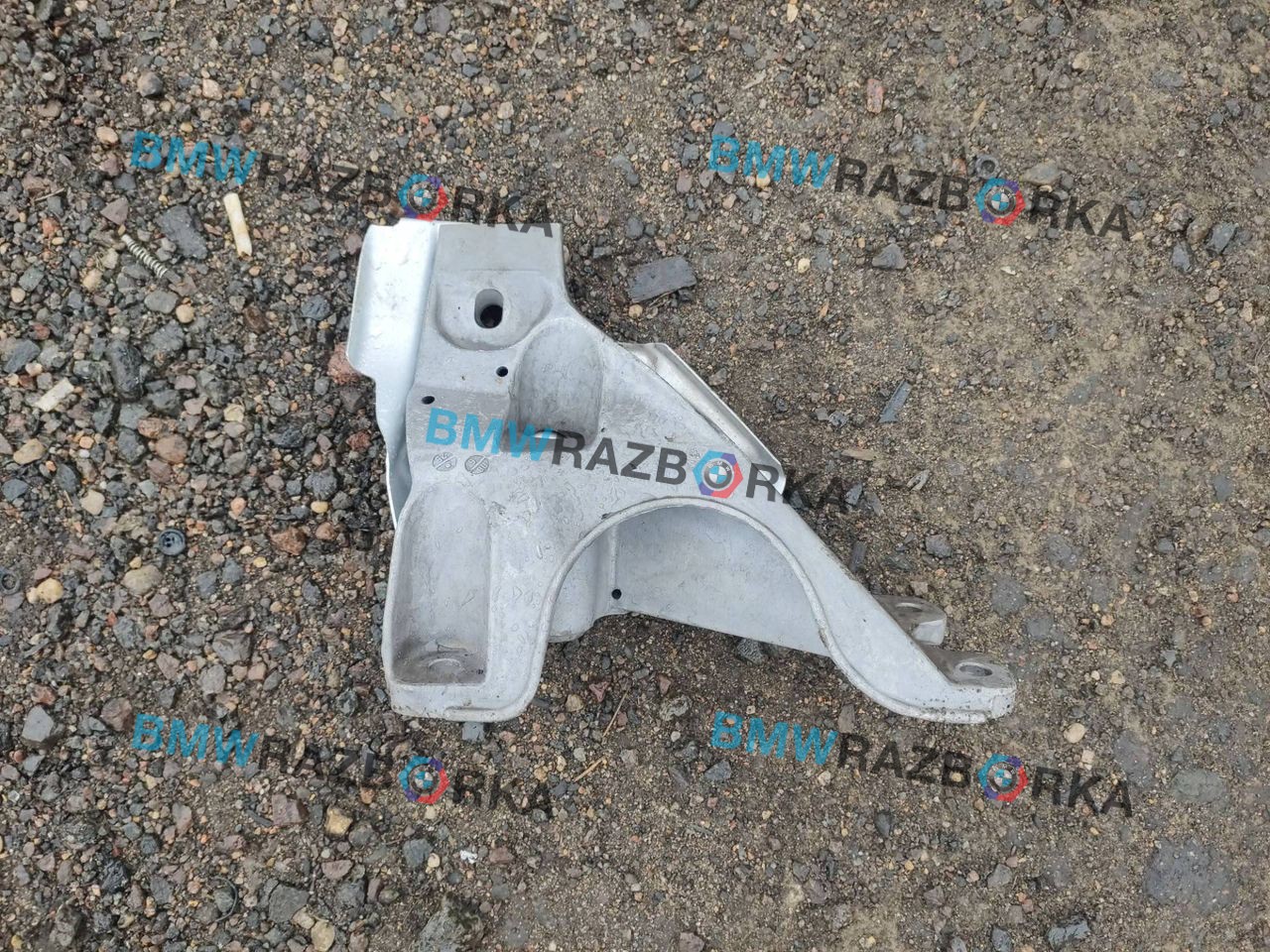 кронштейн двигателя BMW X5 E70 (2006 - 2010), 6777258
