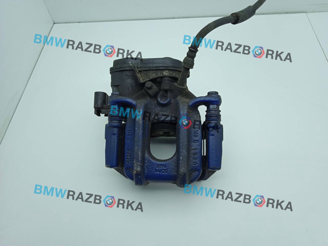 суппорт задний левый BMW 5 серия F07/F10/F11 F10 2011, 3.5 л., бензин, АКПП, седан