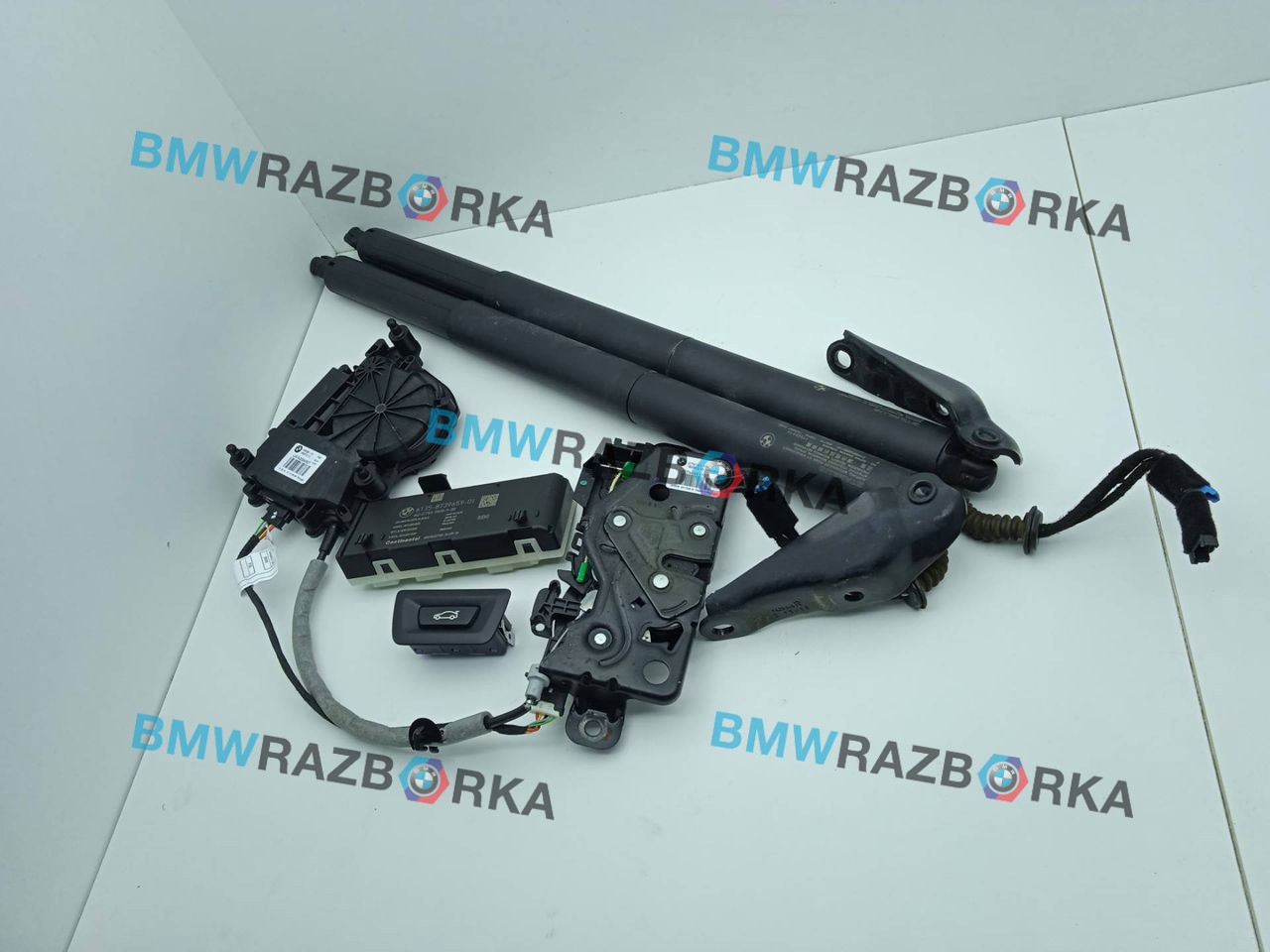 комплект электропривода крышки багажника BMW X2 F39 2019, 2.0 л., B47 C20 B, дизель, МКПП, белый, внедорожник 5 дв., полный привод, правый руль, 9275119, 7423847, 8739659, 7423848