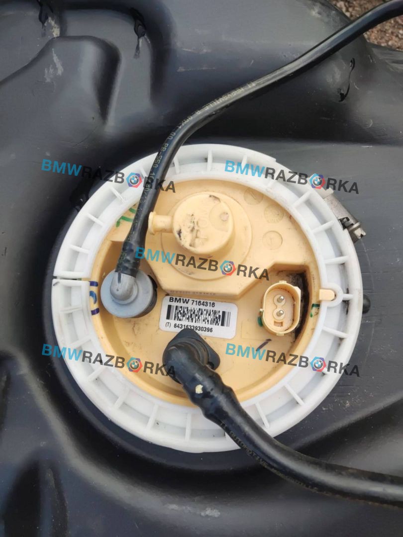 колба в бак BMW X5 F15 2014, 4.0 л., дизель, АКПП, черный, внедорожник 5 дв., 7164316